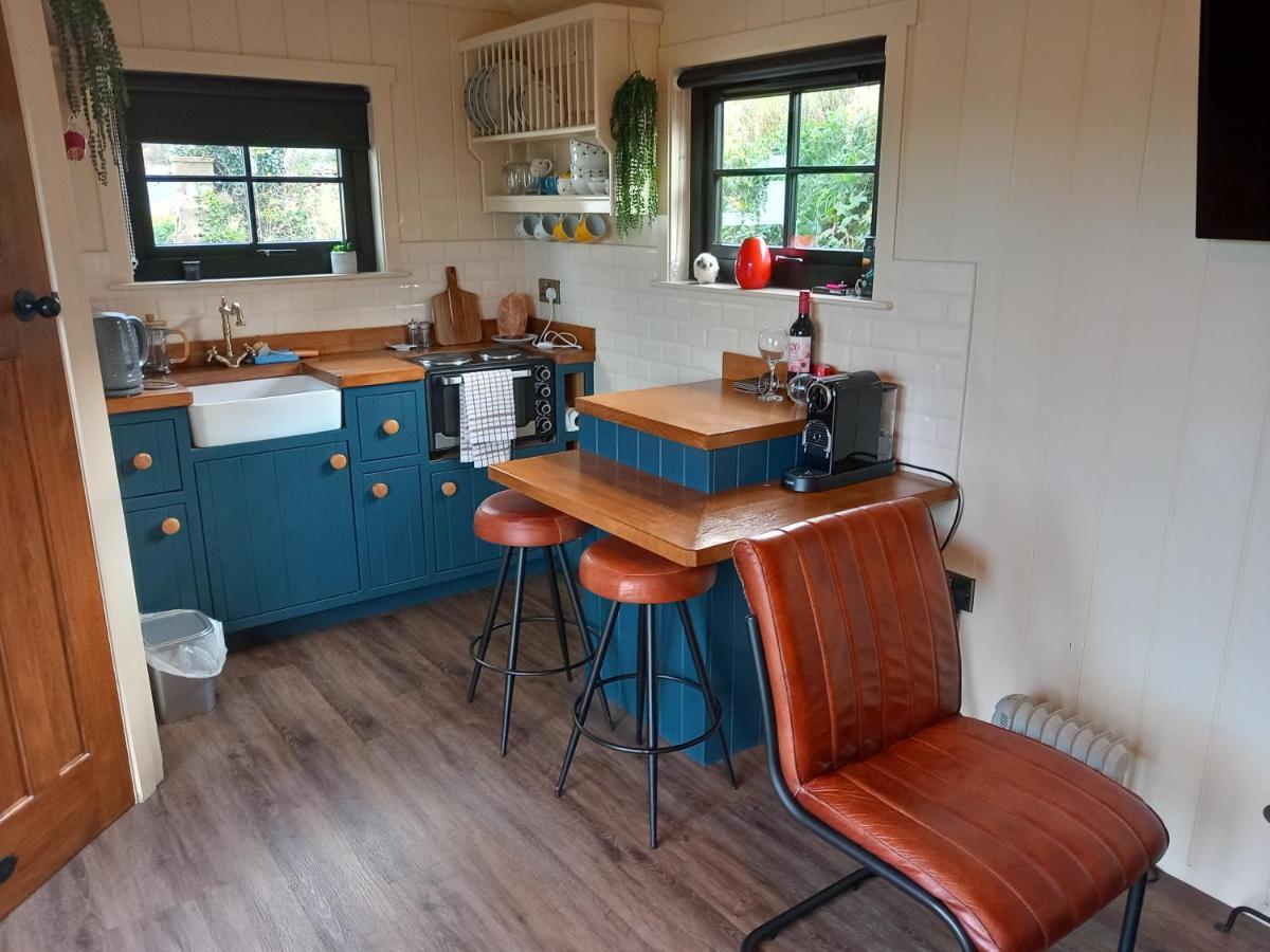 Delightful Shepherds Hut Westport Eksteriør bilde